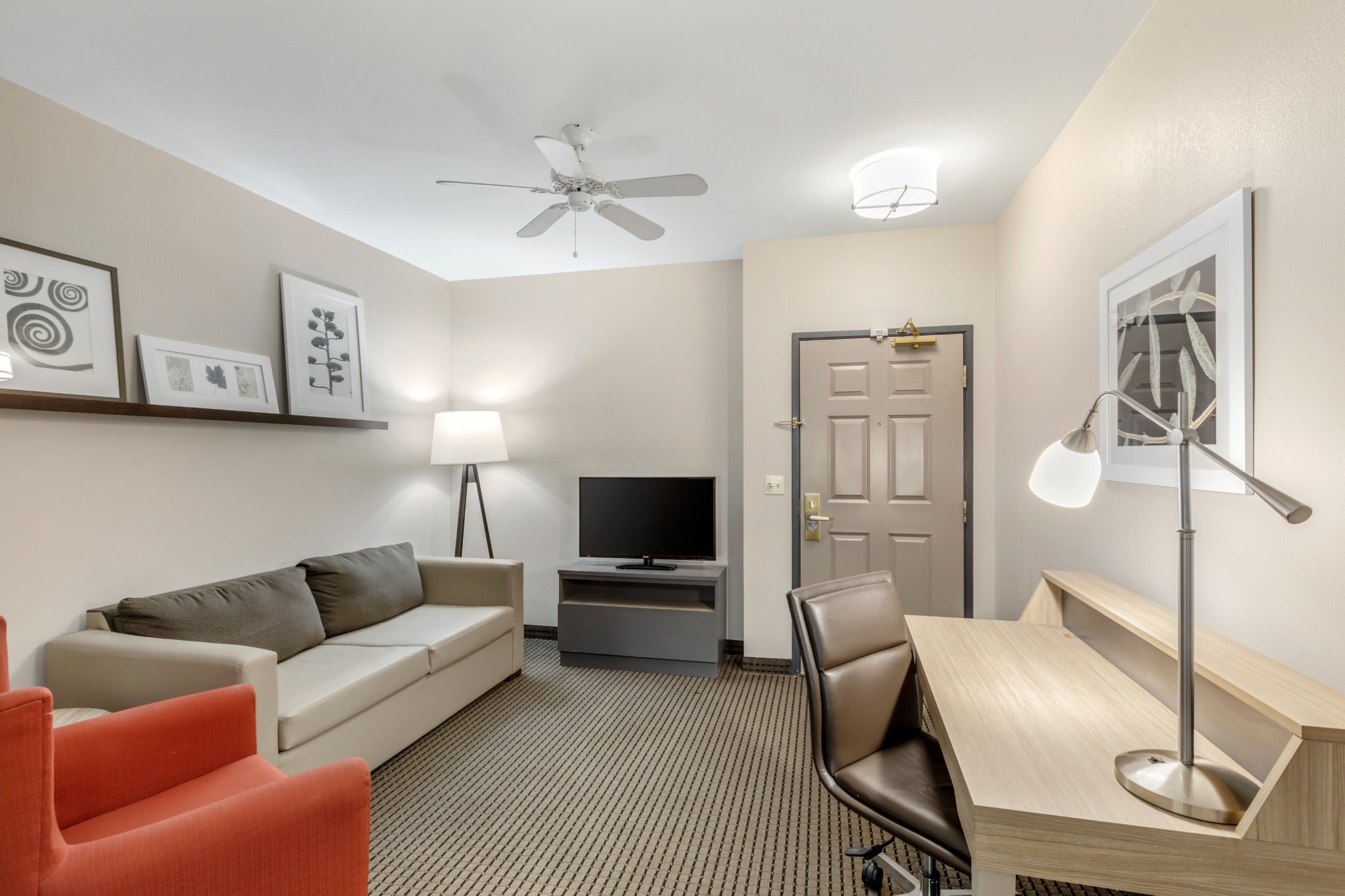 Country Inn & Suites — Suite living area